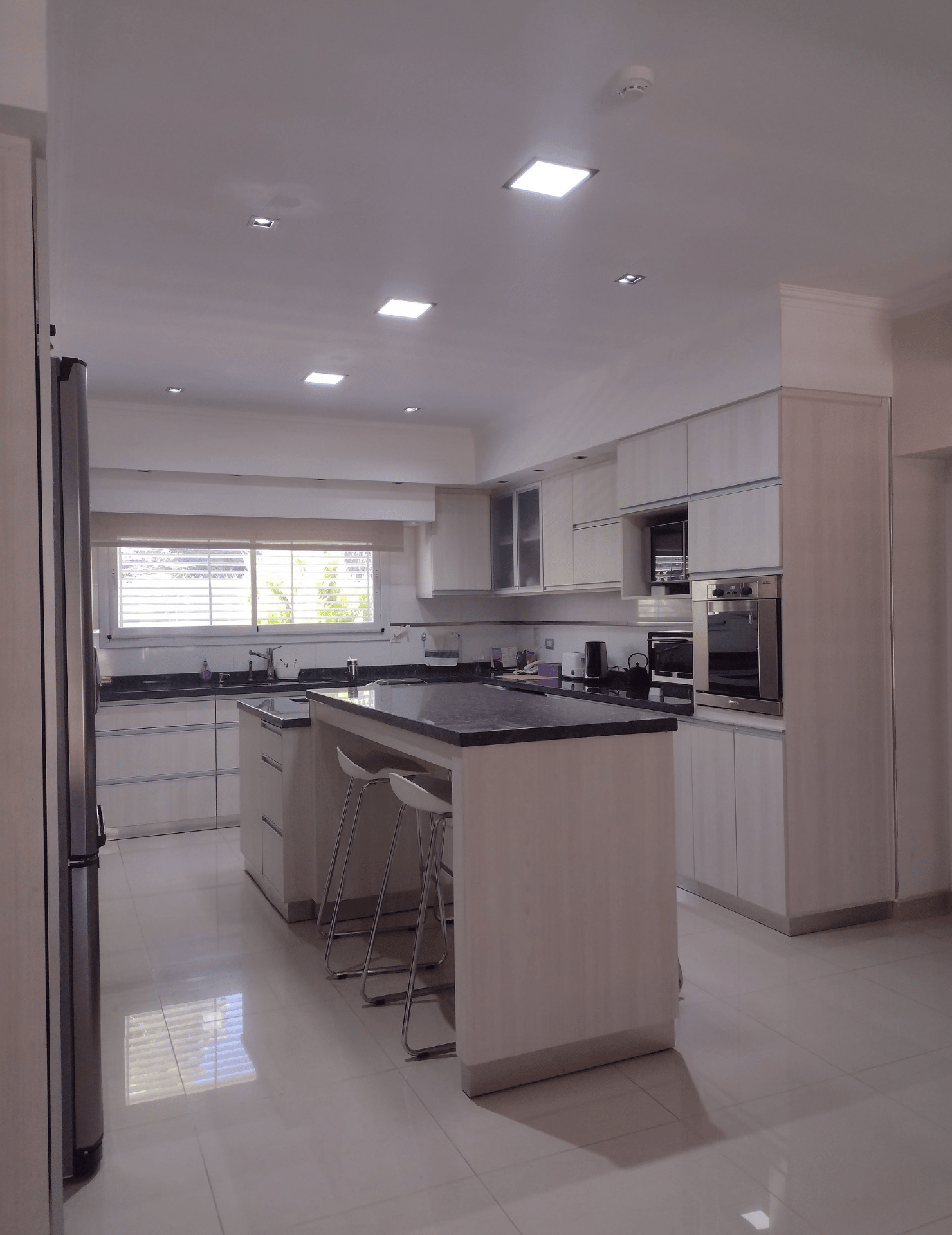 Diseño impecable de cocina de melamina - Imagen 12