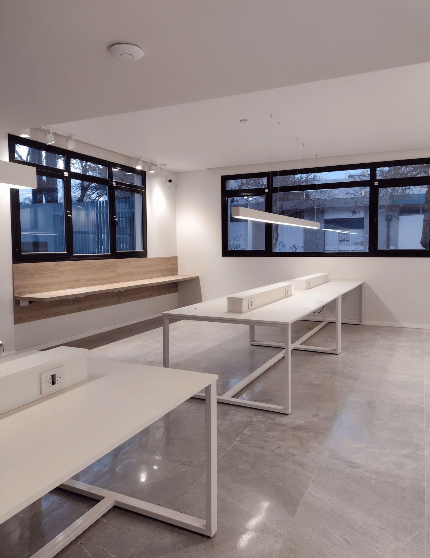 Diseño de interiores para espacio de coworking - Imagen 2