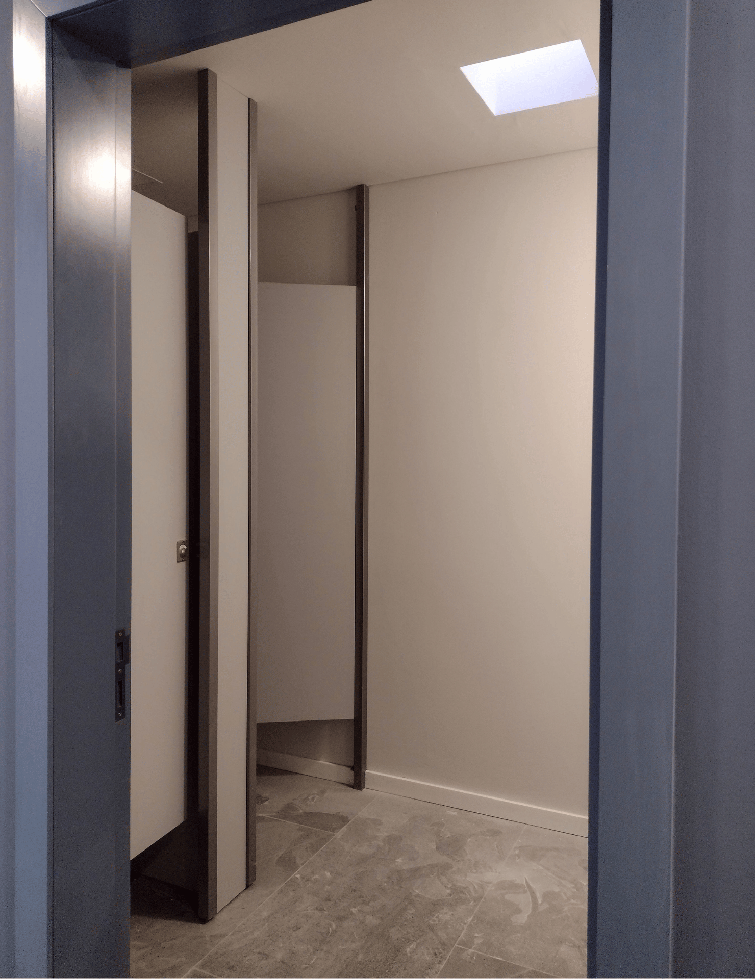 Baños elegantes en Coworking CABL - Imagen 6