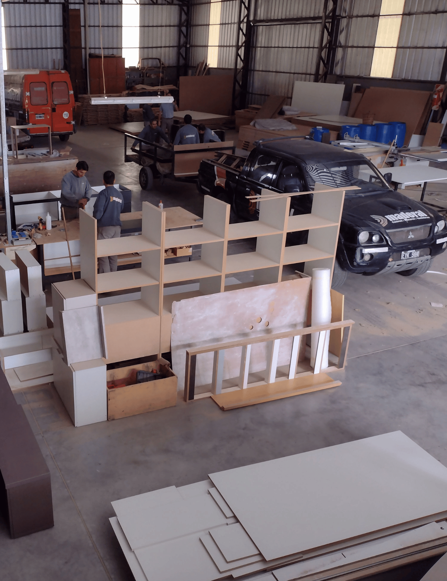 Producción de muebles personalizados en Maderal S.A. - Imagen 14